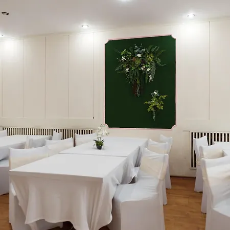 Hotel International Of Scientists Joliot Curie