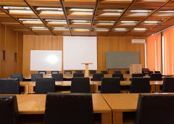 Хотел международен дом на учените жолио кюри