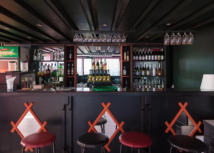 международен дом на учените жолио кюри 3*