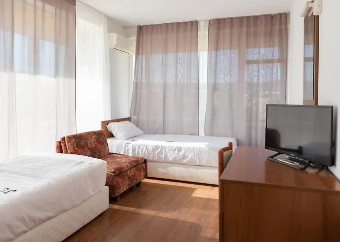 международен дом на учените жолио кюри