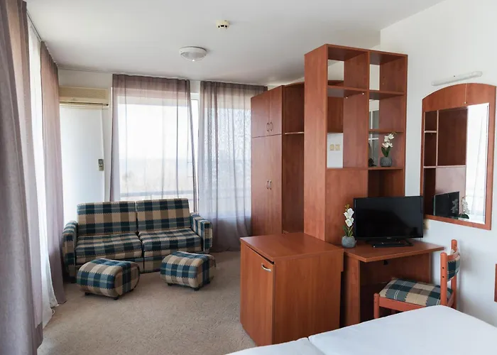 Hotel International Of Scientists Joliot Curie 3*