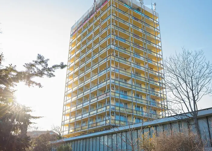 международен дом на учените жолио кюри Хотел Св. Св. Константин и Елена